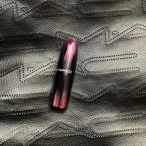 MAC Love Me Lipstick “Hey Frenchie!” 👄